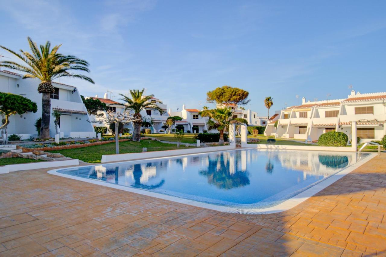 Vista Faro-Apartamento Con Balcon Que Mira Al Mar Cala' en Bosch Bagian luar foto