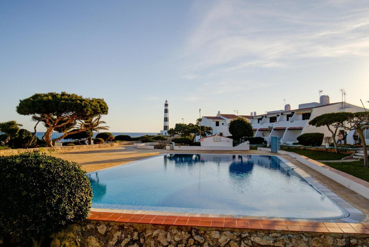 Vista Faro-Apartamento Con Balcon Que Mira Al Mar Cala' en Bosch Bagian luar foto