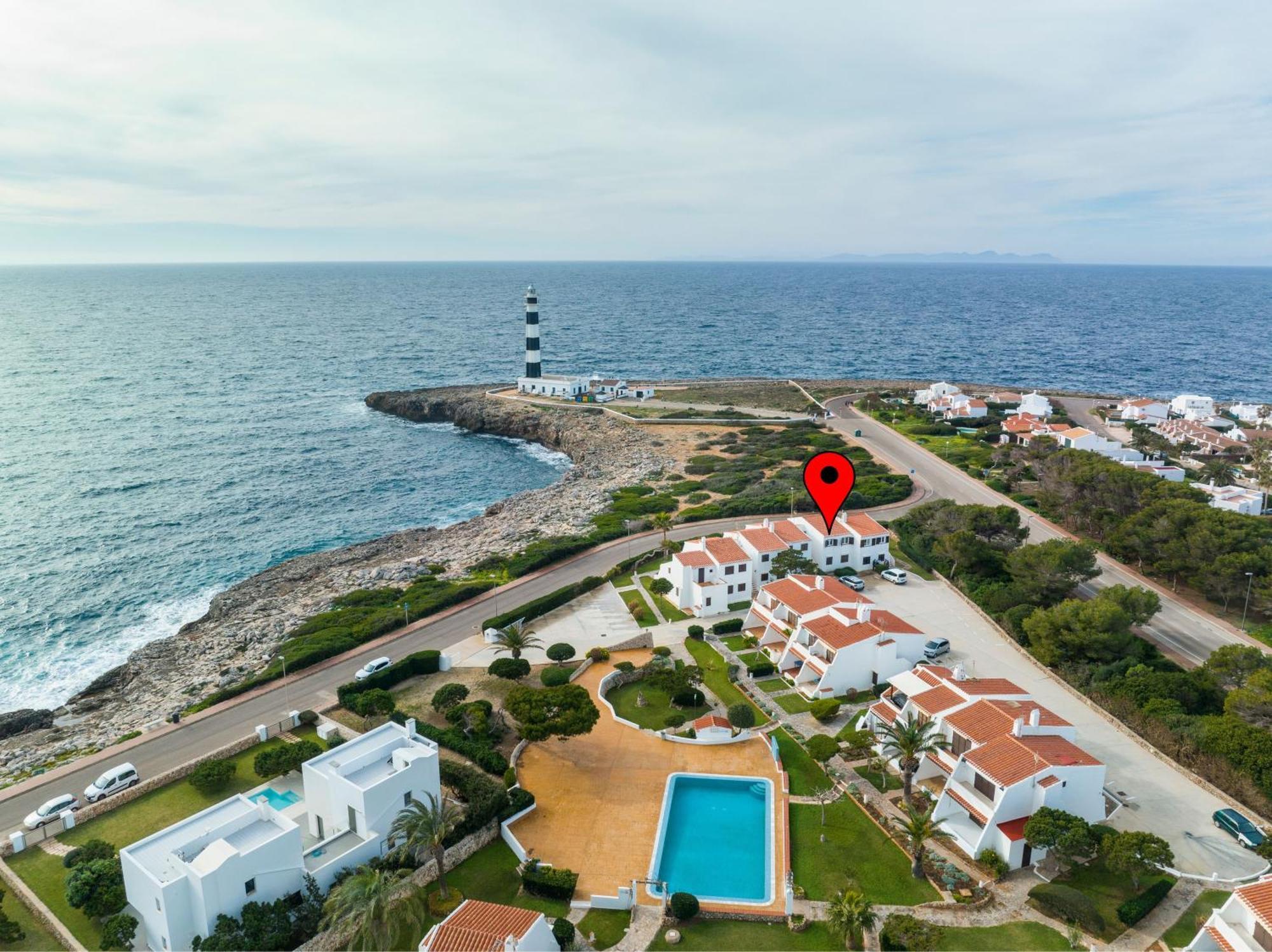 Vista Faro-Apartamento Con Balcon Que Mira Al Mar Cala' en Bosch Bagian luar foto